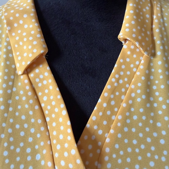 West Kei Medium Yellow Polka Dot Women's Short Sleeve Blouse - Picture 6 of 7